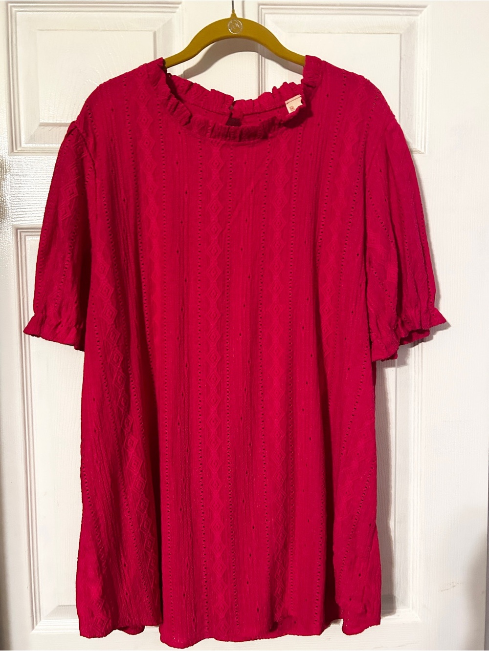 NWOT. 7th Ray Fuchsia Eyelet Ruffle-Neck Tunic